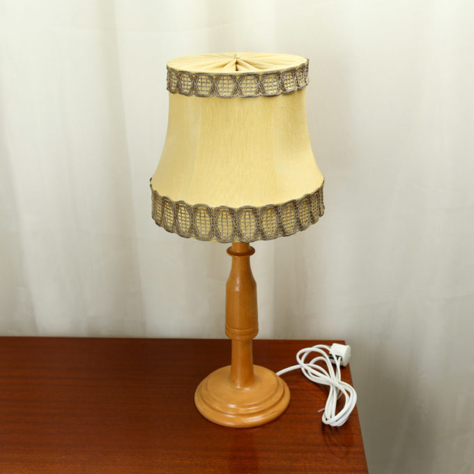 nagumuiste retro vintage kodusisustus valgusti lamp lambid laualamp