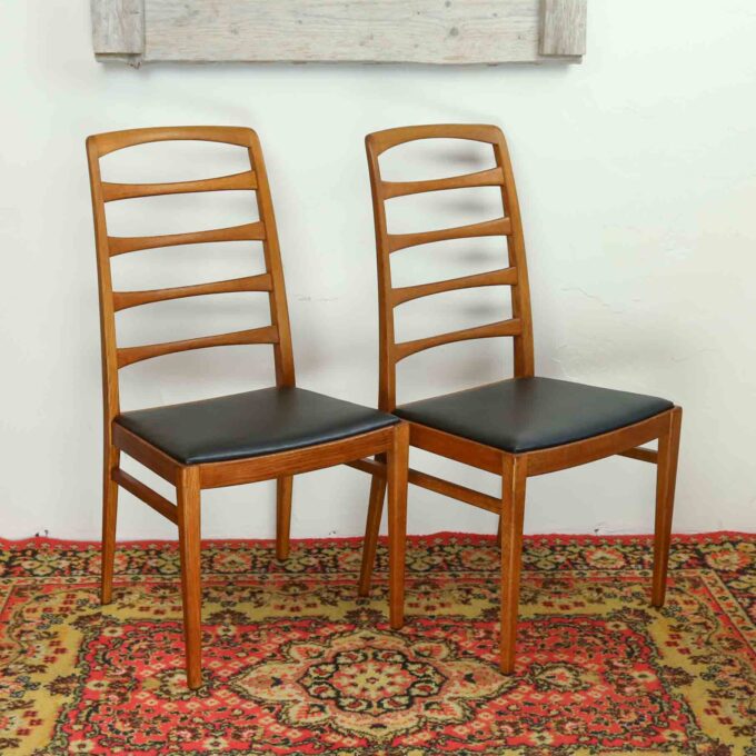 nagumuiste retro vintage mööbel taaskasutus tamm puidust skandinaavia toolid