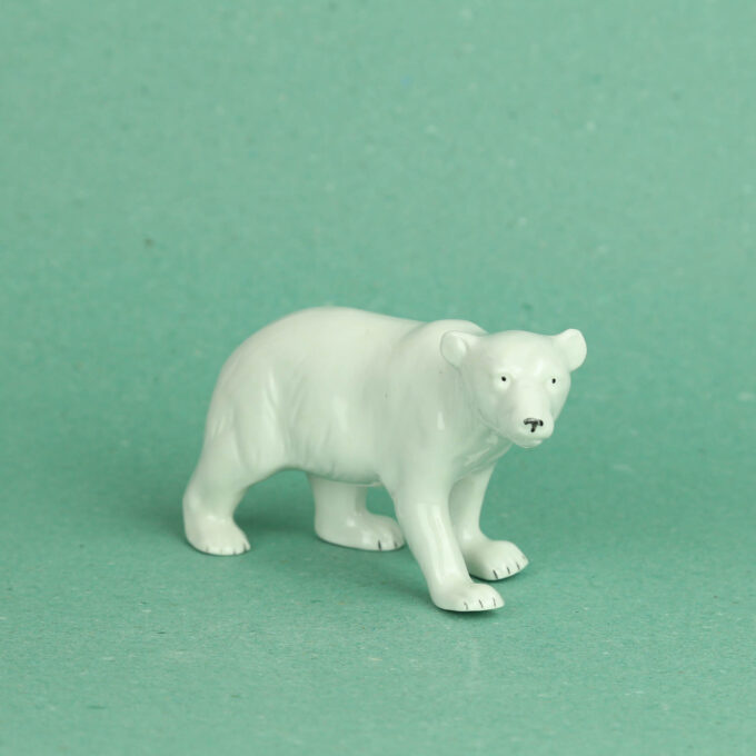 nagumuiste retro vintage kodusisustus taaskasutus dekoratsioon portselan kuju jääkaru germany