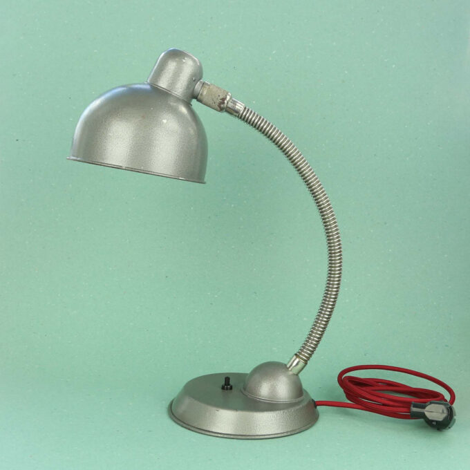 nagumuiste retro vintage kodusisustus taaskasutus valgusti metallist laualamp töölamp